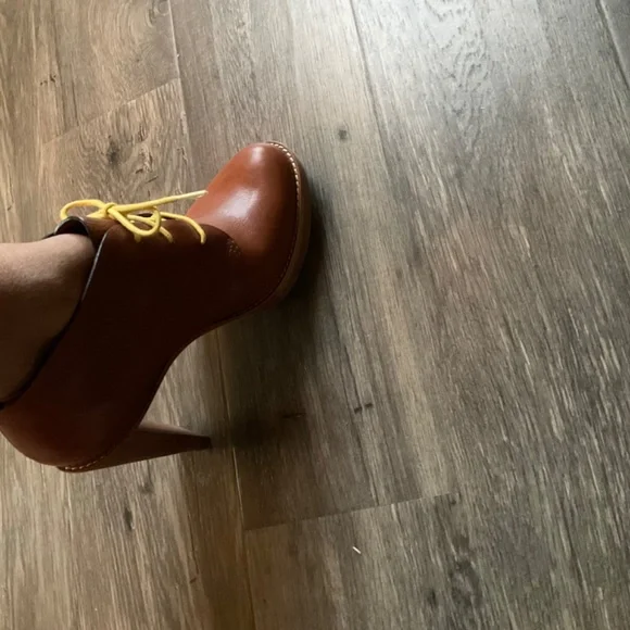 Cole Haan Stephanie Air Chukka, Woodbury - Picture 9 of 9